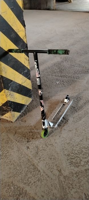 Продаю трюковой самокат.