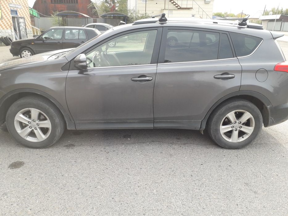 Тойота  Раф 4, 2.5 объёмом