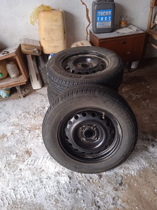 Продам летняя резина с дисками
