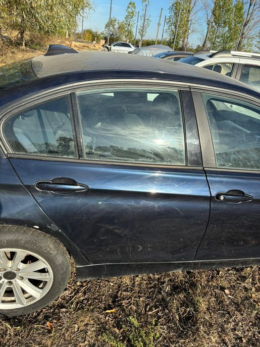 Dezmembrez BMW F30  316D cod culoare A89