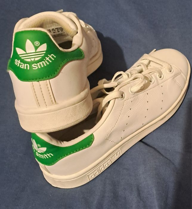 Vând pantofi sport, originali.