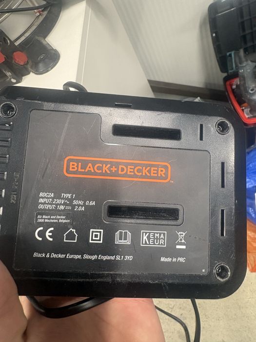 Ново зарядно Black&Dekker 18v