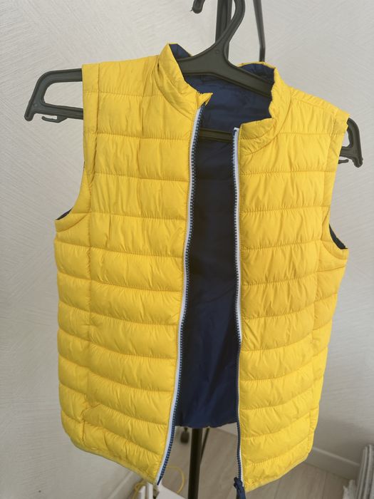 Безрукавка на мальчика