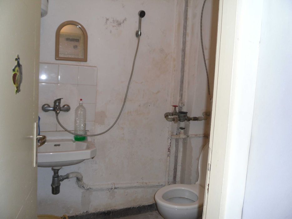 Дава се под наем Едностаен апартамент в Ямбол, Център - 32 кв.м за 153 € - Снимка #8