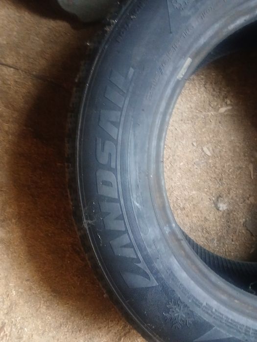 Шины зимние 215/65/16