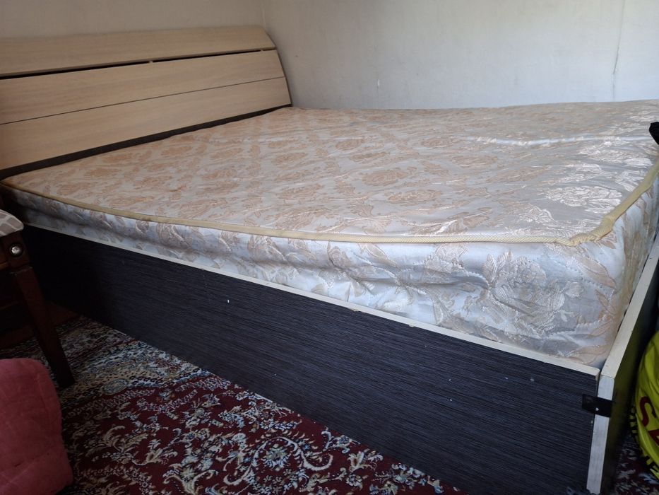 Кровать двуспальная