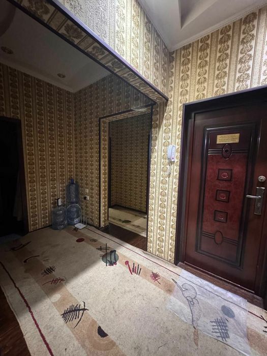 Shaxar markazi Sebzorda 3 xonali uy sotiladi