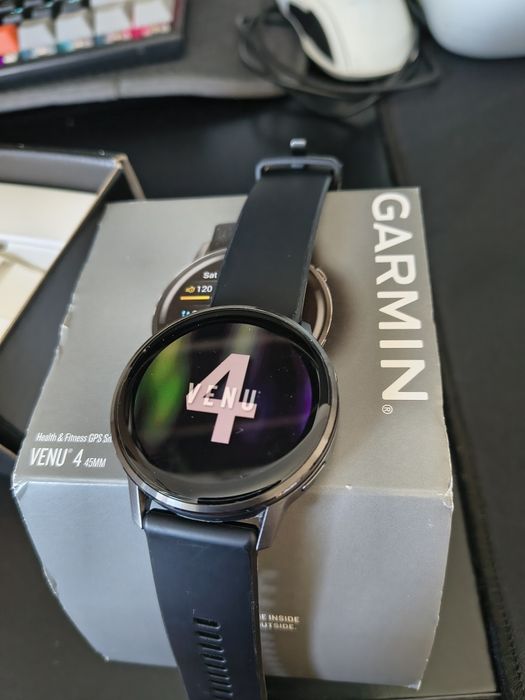 Vând Garmin Venu 4