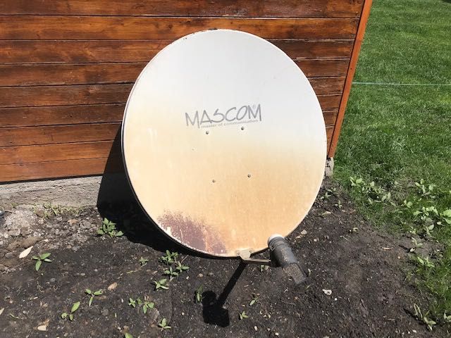 Antena satelit 1.4m, din aluminium montura polara cu actuator si LNB