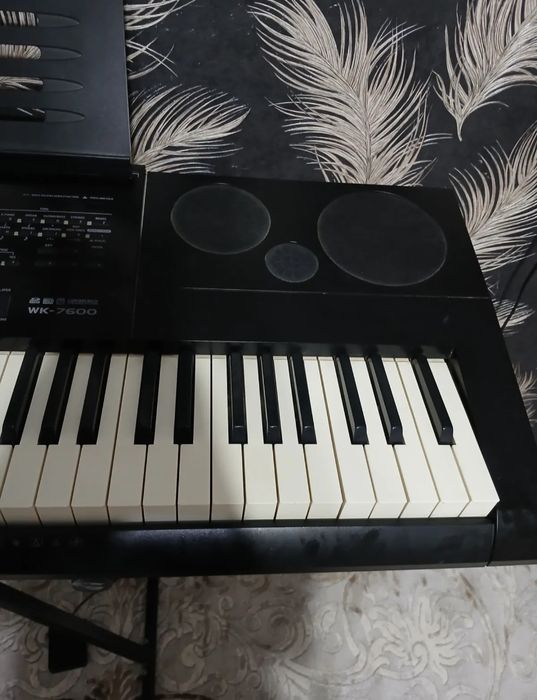 Срочно синтезатор сотилади арзон Яна келишамиз