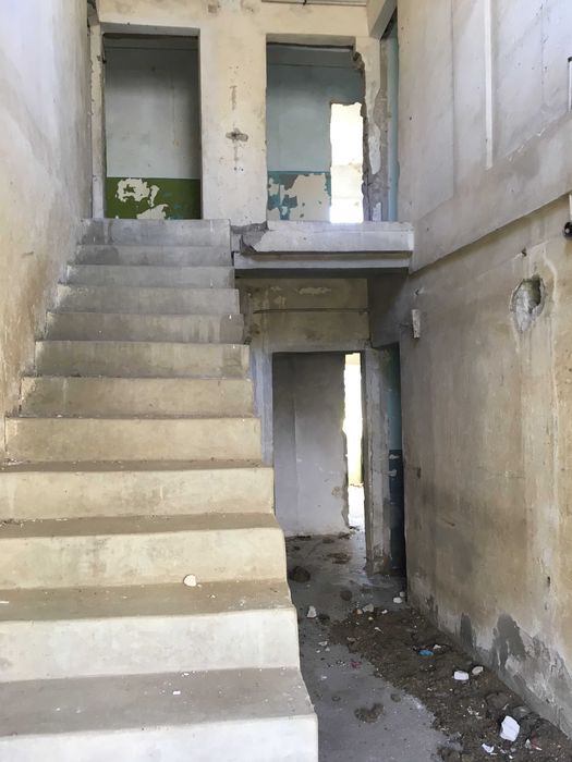 Vând bloc, comuna Gogoșu, Mehedinți, PF2, necesită renovare. 10.000 €