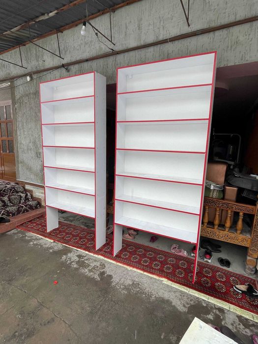 Polka stelaj vitrina