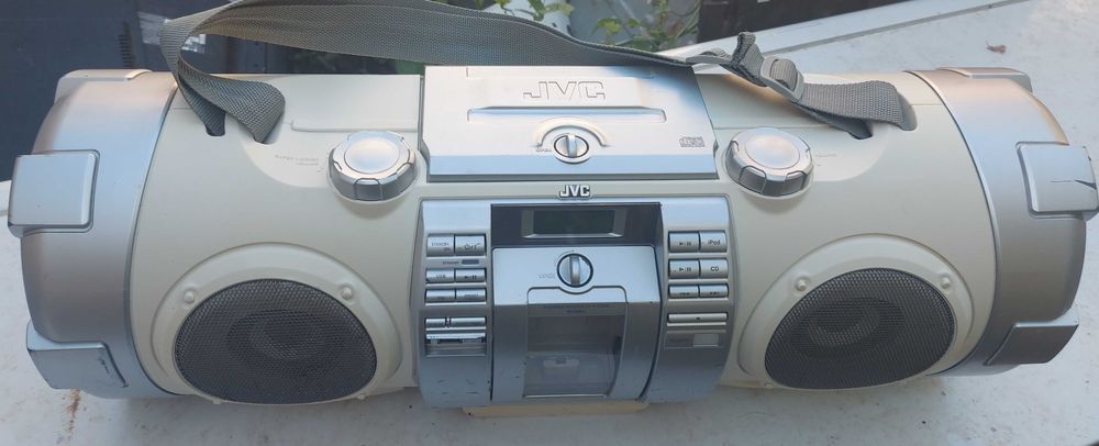 JVC RV-NB51W CD/MP3,USB,iPod Docking, Tuner Boomblaster
