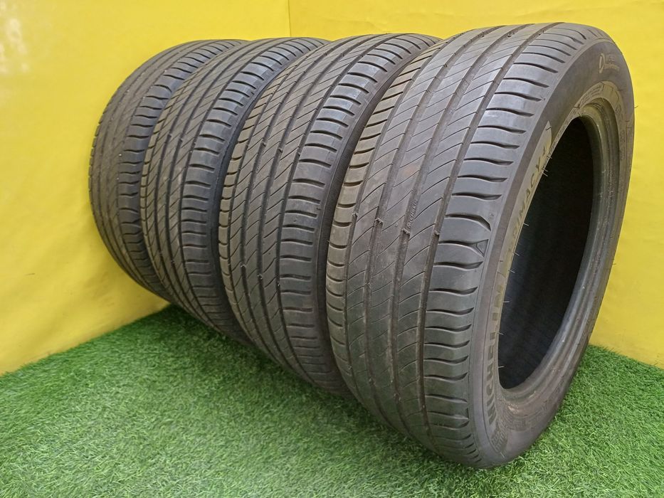 Шины 215/55 R16 Michelin комплект.