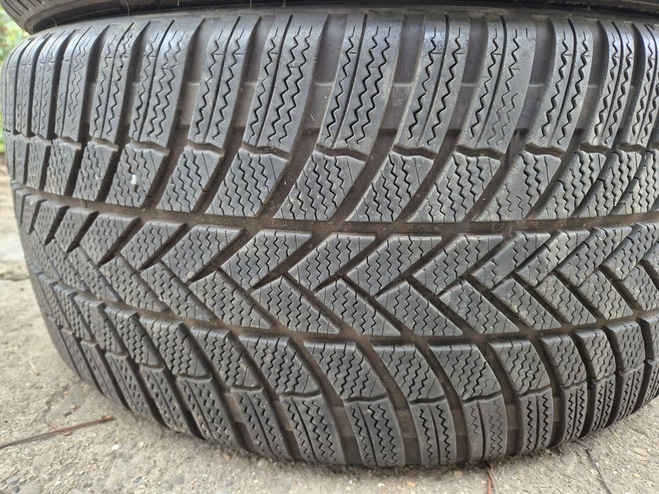 265 40 21 Anvelope de iarnă Bridgestone Dot 27.22