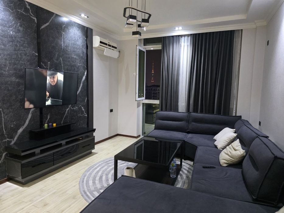 Юнусабад, напротив ТЦ Megaplanet