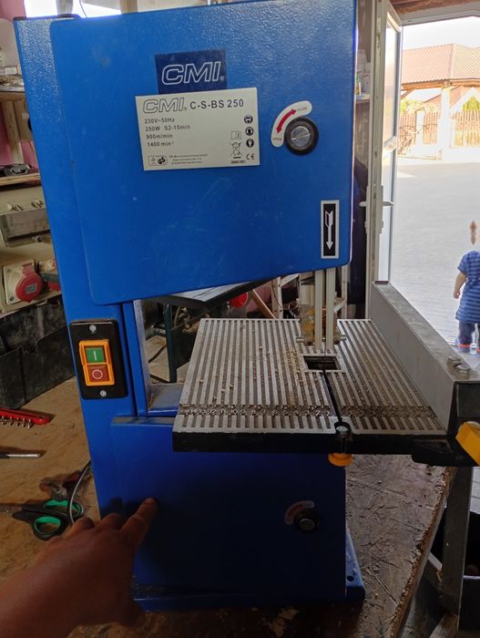 Aparat debitat , pânză verticala