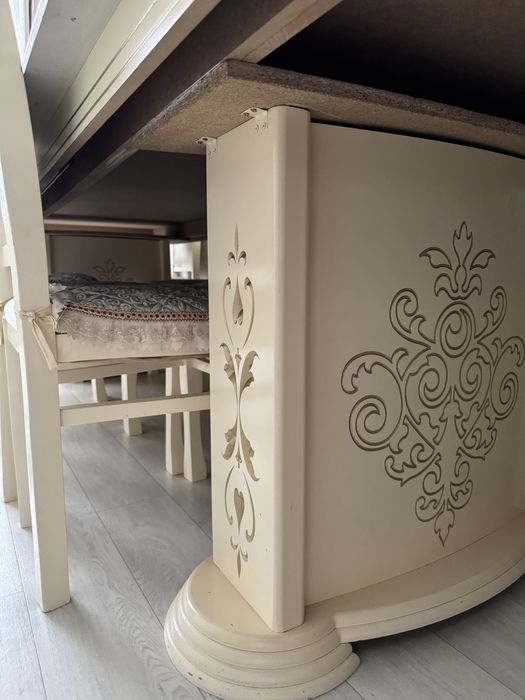 Продам гостевой стол