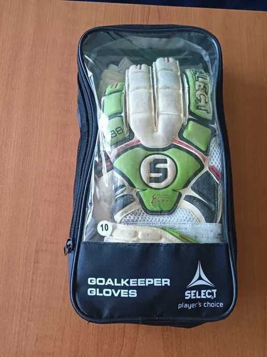 Vând mănuși fotbal