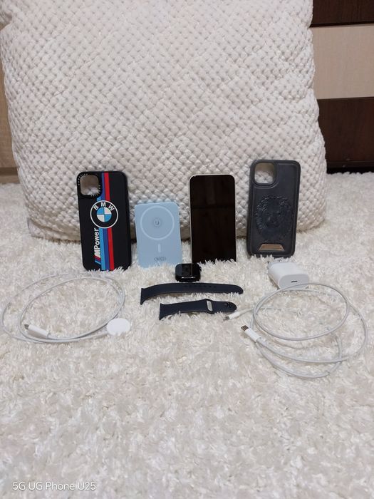 iPhone 13 и Apple Watch SE 44mm комплект с два калъфа, външна батерия, оригинални зарядни