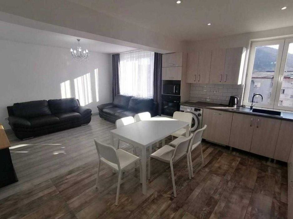 Дава се под наем Тристаен апартамент в Пловдив, Център - 100 кв.м за 450 € - Снимка #2