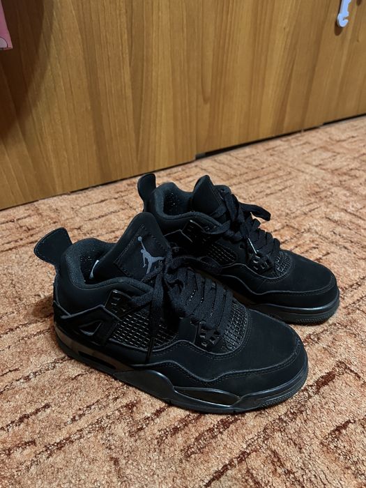 Vand Jordan 4 black