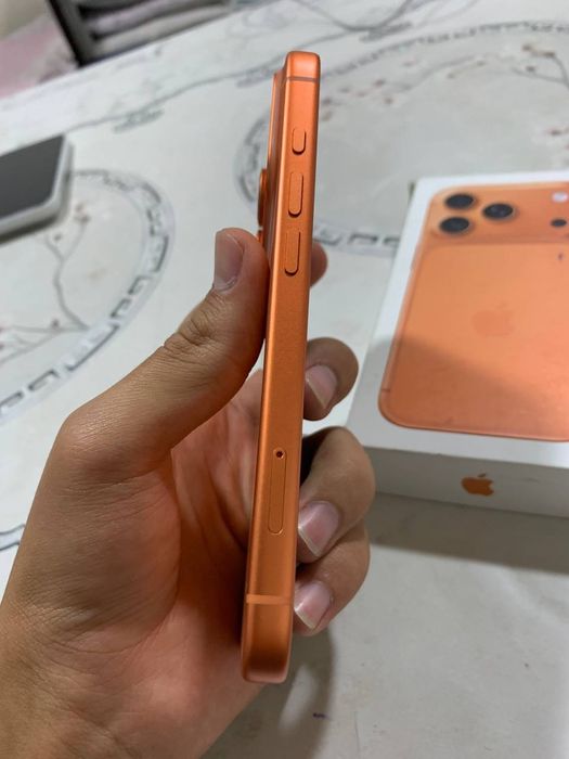 IPhone 17 Pro Orange 256gb srochni sotiladi