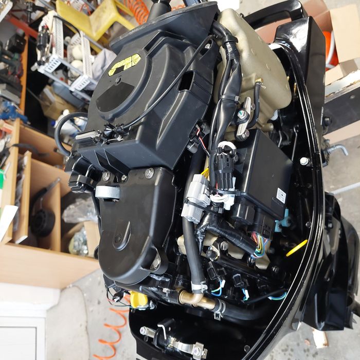 Двигател за лодка Mercury F25MH EFI къс ботуш с е-стартер/зарядно 12V