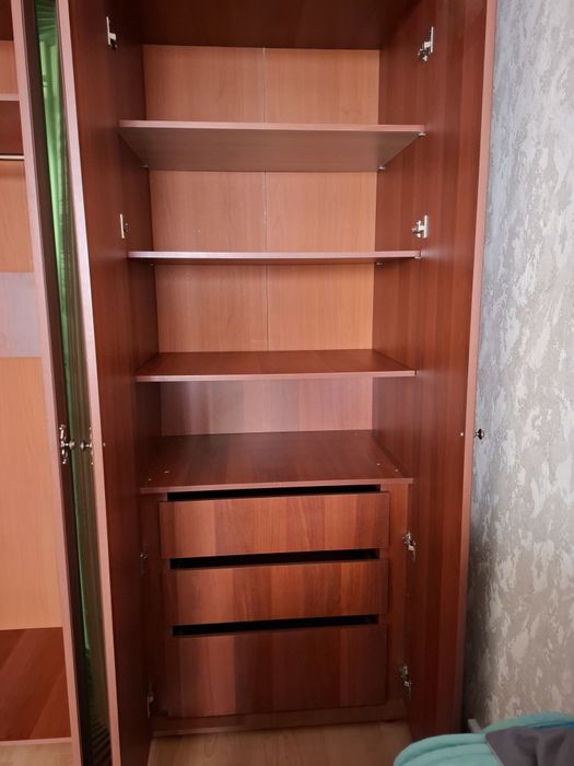 Продам отличный шкаф