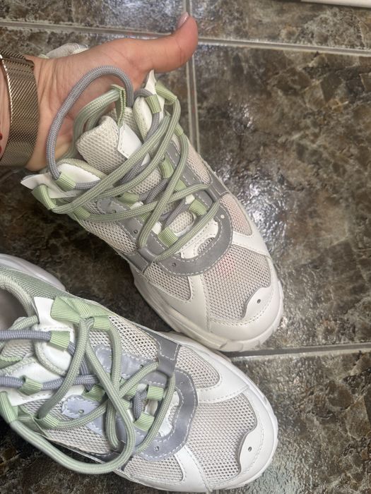 Дамски маратонки Adidas, Muvid