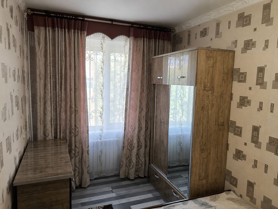 3 комнатная  квартира , 3 этаж , в 7 микрорайоне городе Навои