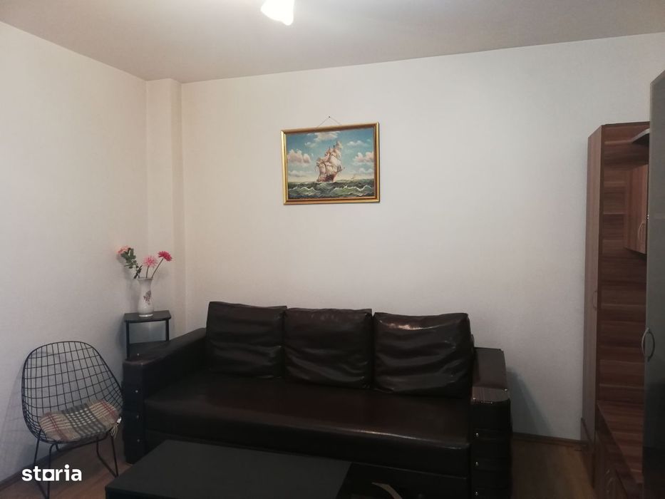 2 camere la curte Stefan Cel Mare