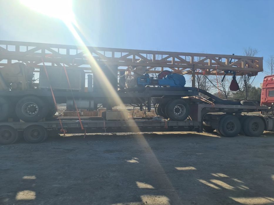 Буровая установка для бурения скважины прицепного типа