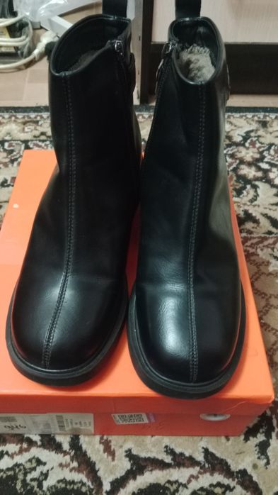 Продам женские ботинки новые