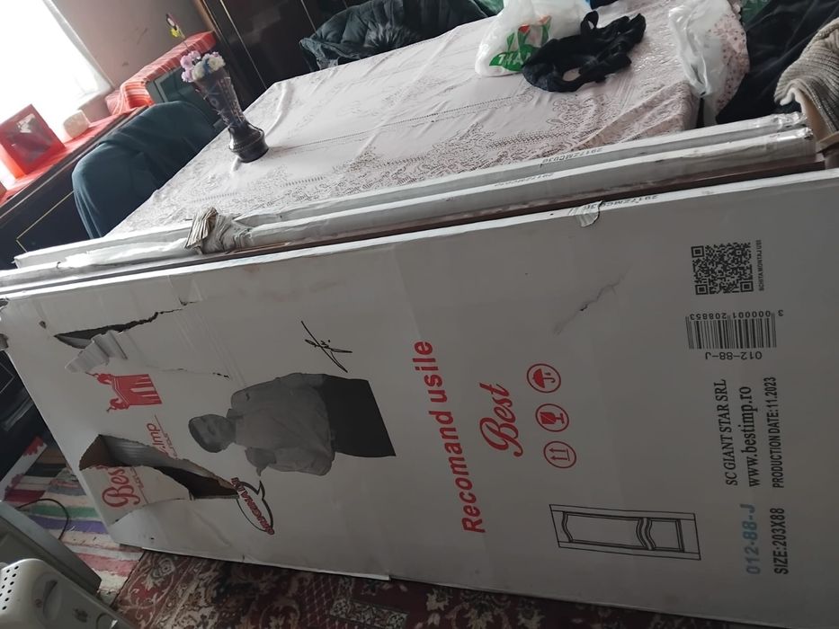 Vand usi pentru casa