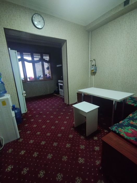 Mirzo Ulugʻbek Axmad Yugnakiy 5 xona kv sotiladi