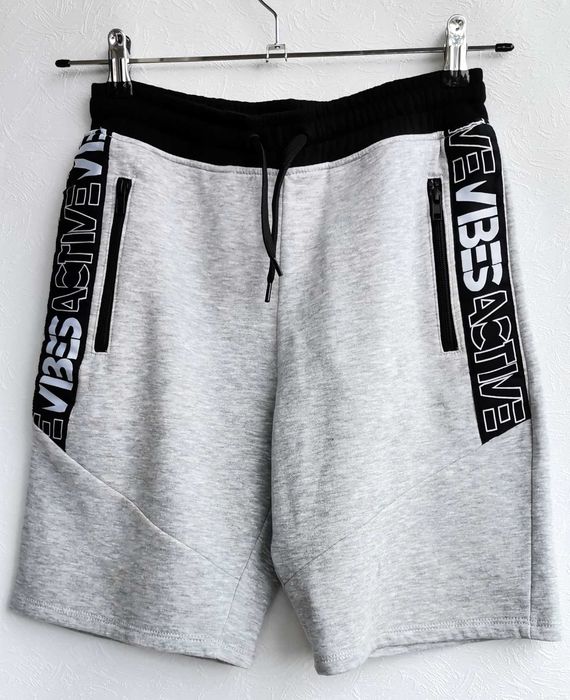 Bermude pantaloni scurti H&M Sweatshorts băieți măr 152 11–12 ani