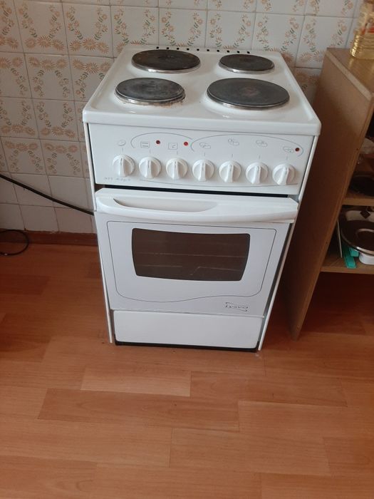 Отдам бесплатно электроплиту б/ у