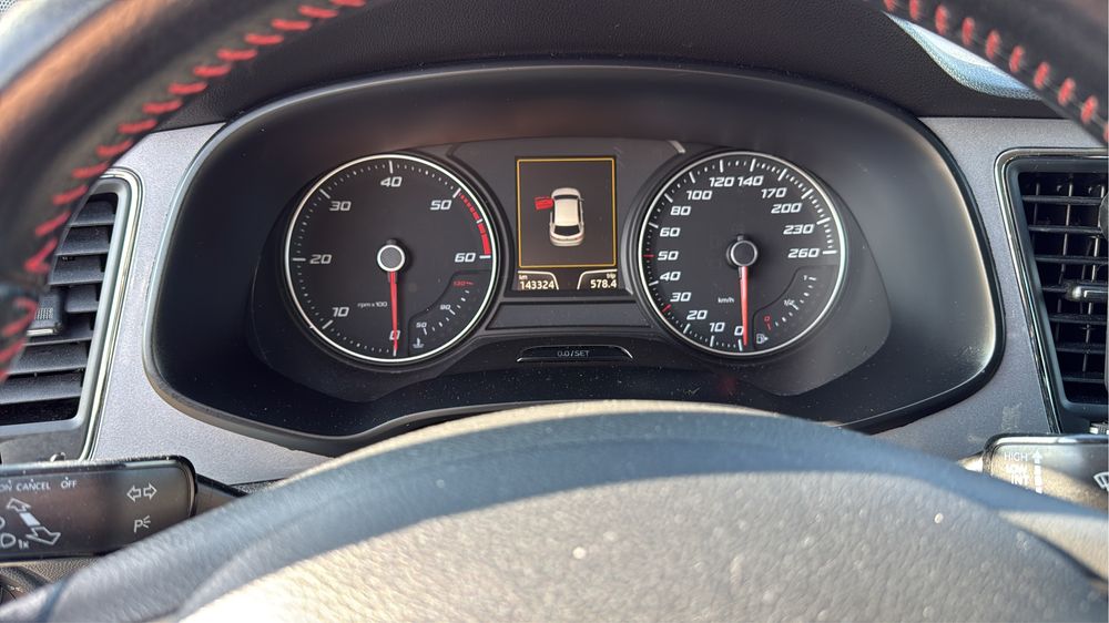 SEAT Leon FR 2.0 TDI 2015 | 143.000 km Negociabil