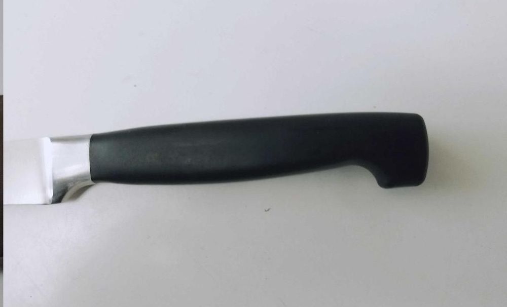 Cutit Zwilling pentru decojit legume