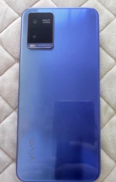 Продам телефон Vivo Y21