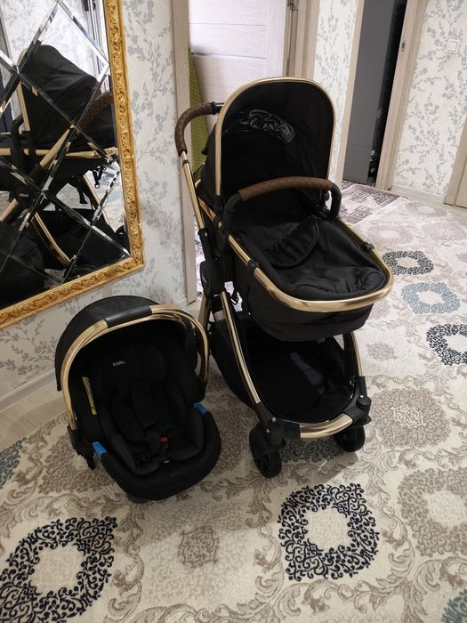 Срочно продаетмя коляска  kidilo оригинал