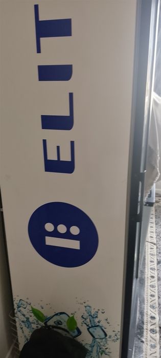 Холодильник продаю срочна