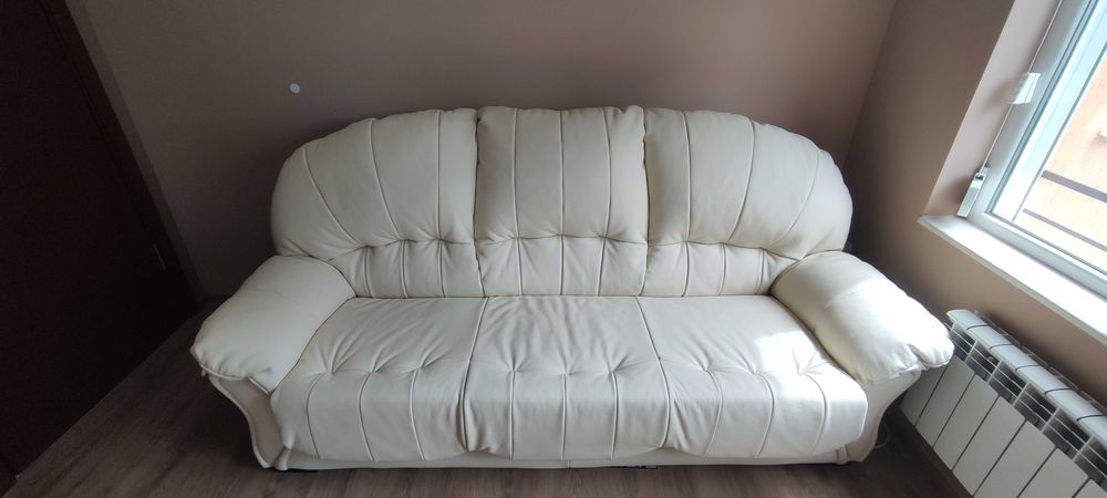 Луксозен кожен диван