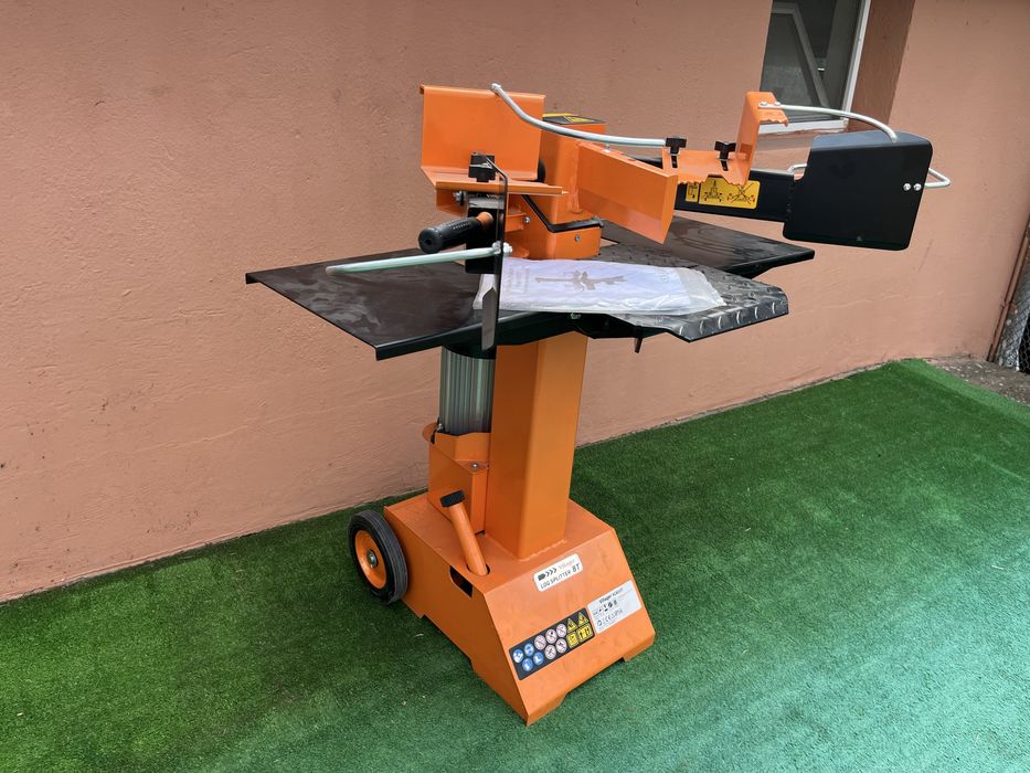 Нова Вертикална Цепачка за Дърва Villager 3000W.8тона.Внос Германия