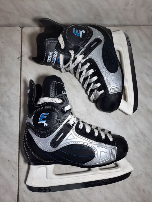 Patine hochei hochey 654 CCM marime 35 (22,5  cm) impecabile