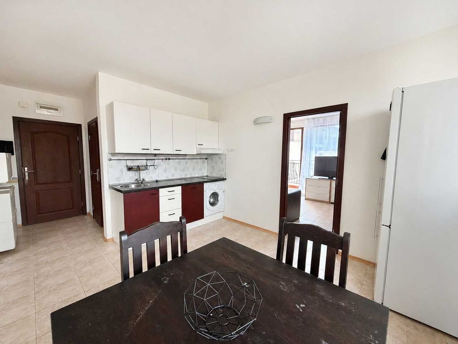 Продава се Тристаен апартамент в Несебър - 70 кв.м за 634 €/кв.м - Снимка #2