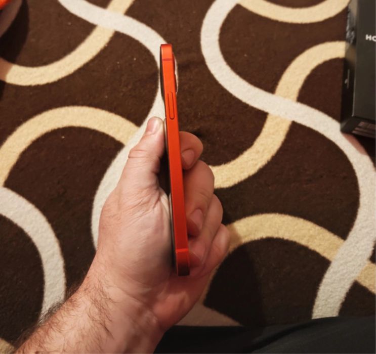 Vand iphone 12 Product red