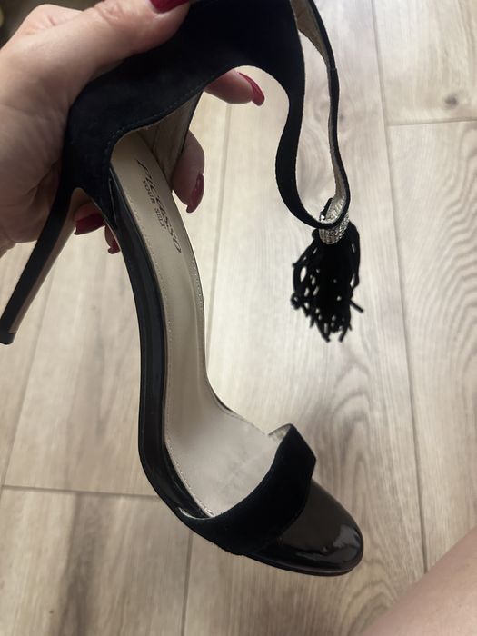 Босоножки красивые