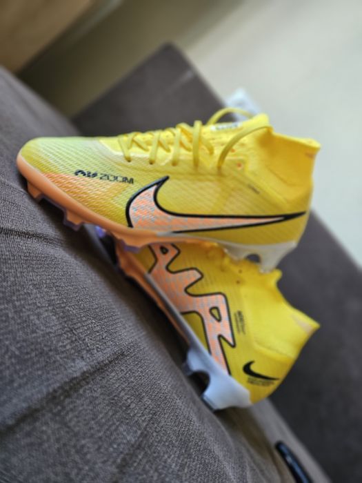 Продам новые бутсы